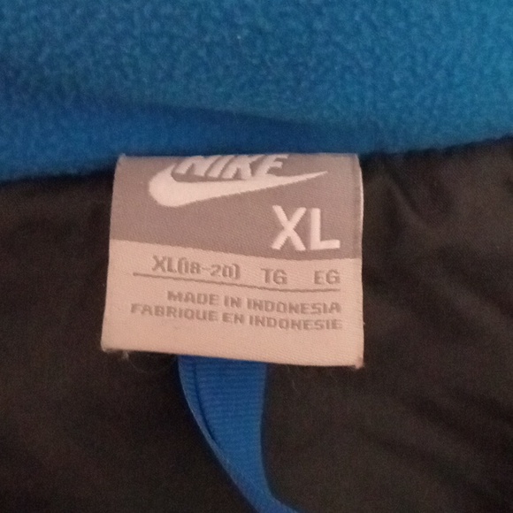 Boys/Teens Nike Puffer Vest XL..CLOSET CLEAROUT - Picture 9 of 11